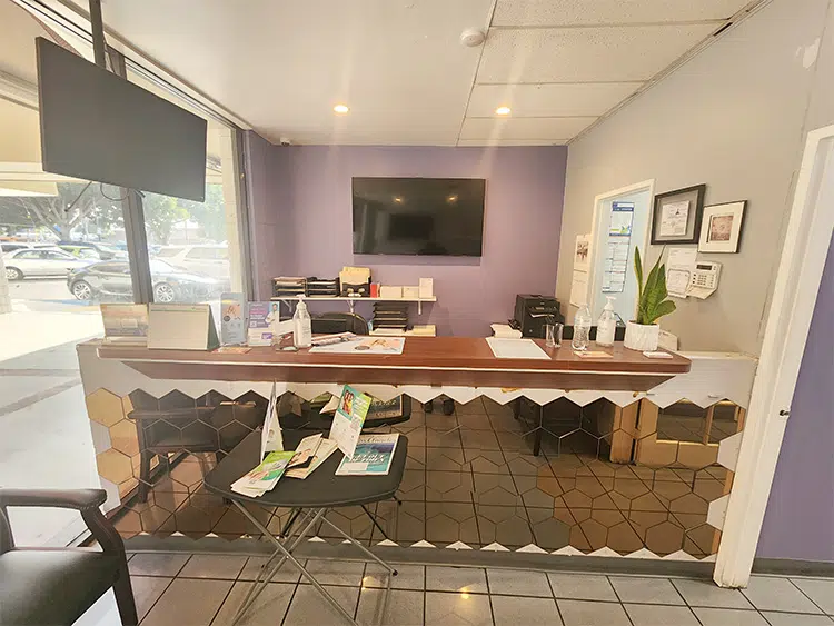 front-desk-13.jpg